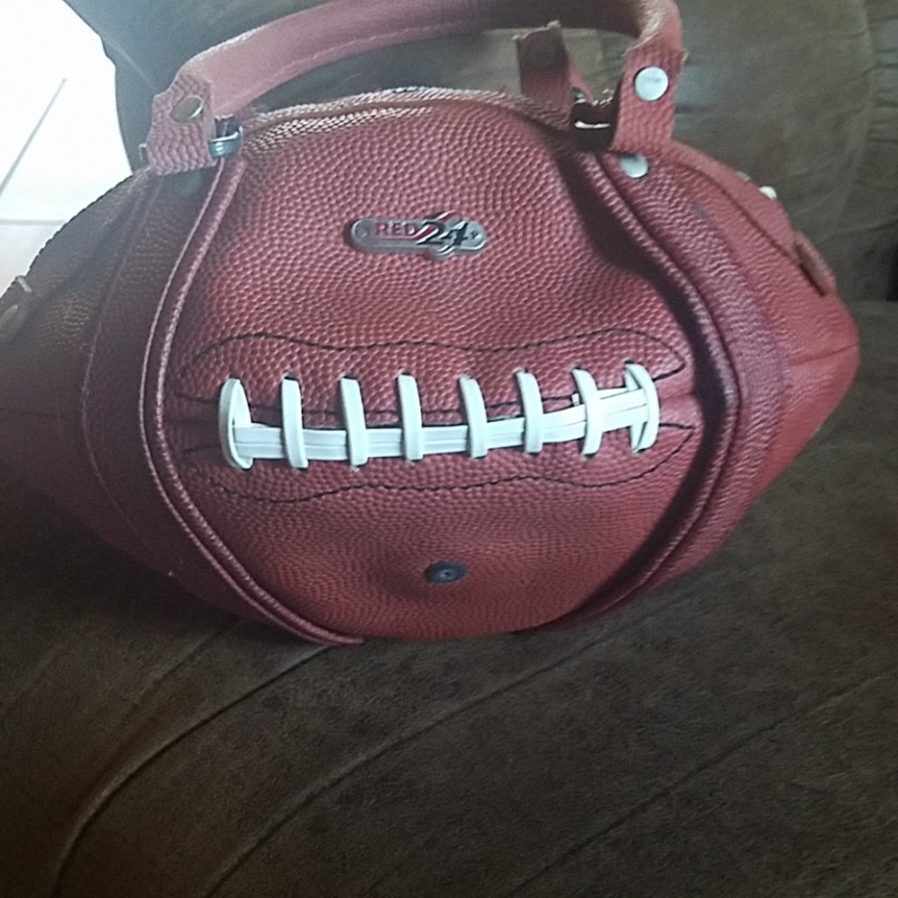 Red24 football purse
